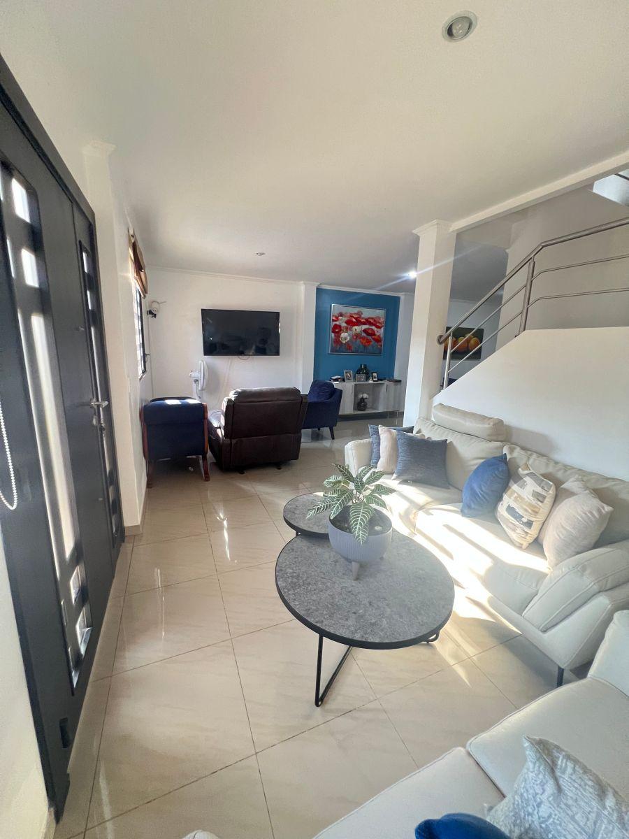 Se Vende Casa con Dos Suites Independientes en Urbanización Napoli, Guayas — imagen 9