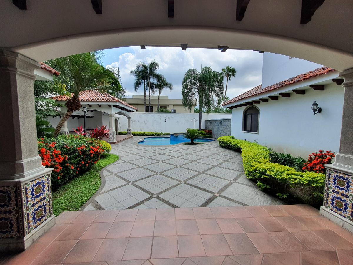 Venta de Casa en Urbanizacion Rio Grande /samborondon Km.1 - I. Alarcon, Guayas — imagen 4