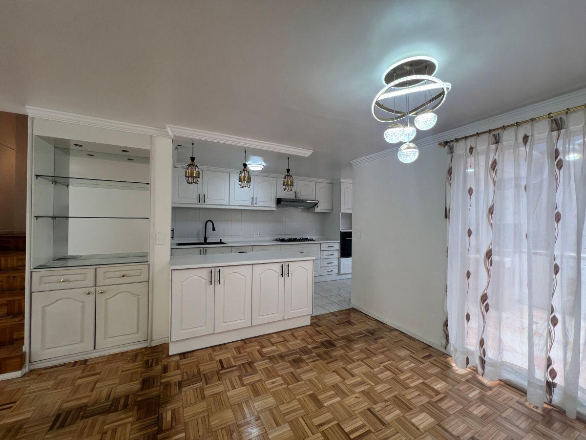 Casa en Venta con 4 Dorm. Jardin y Pérgola en Jardines de Carcelén. Provincia de Pichincha — imagen 6