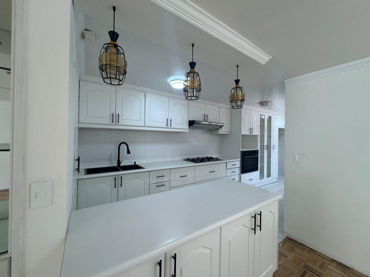 Casa en Venta con 4 Dorm. Jardin y Pérgola en Jardines de Carcelén. Provincia de Pichincha — imagen 5