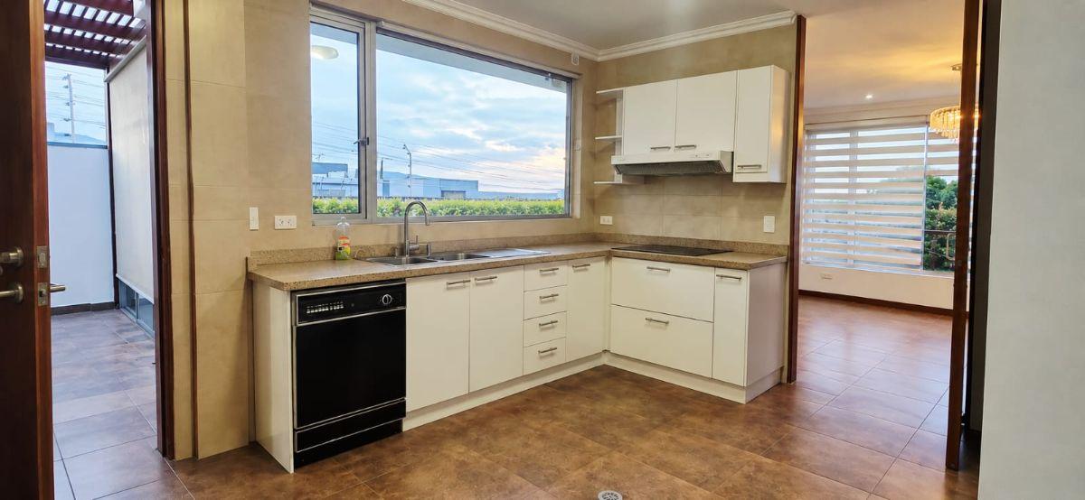 Venta de Casa 480 Mt 3 Dorm. Cumbaya — imagen 7