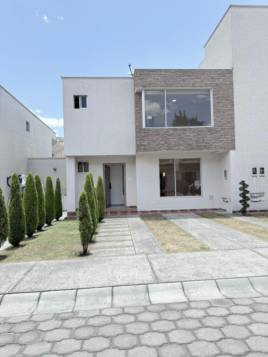 Los Chillos. Excelente Casa en Urbanización, La Joya Perfecta Para La Familia — imagen 10