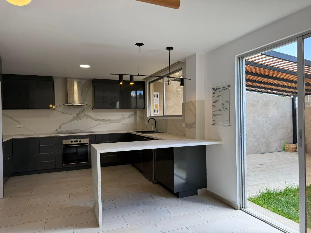 Los Chillos. Excelente Casa en Urbanización, La Joya Perfecta Para La Familia — imagen 5
