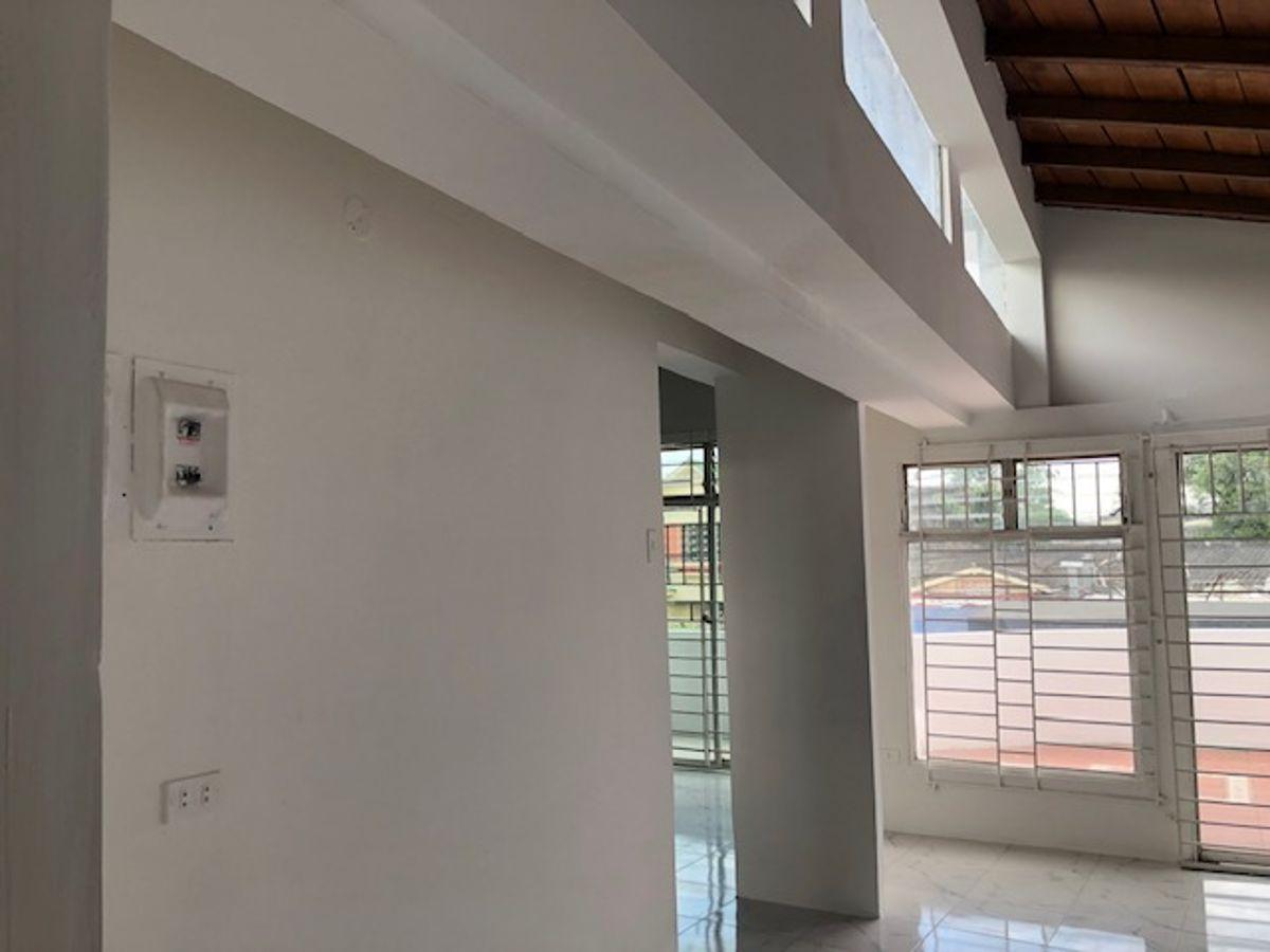Vendo Casa con Piso Comercial Urdesa, Guayas — imagen 8
