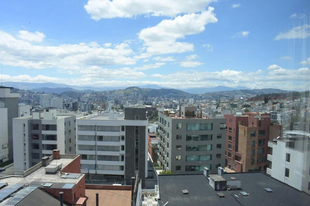 Vendo Departamento con Excelente Vista en Quito Tenis — imagen 9