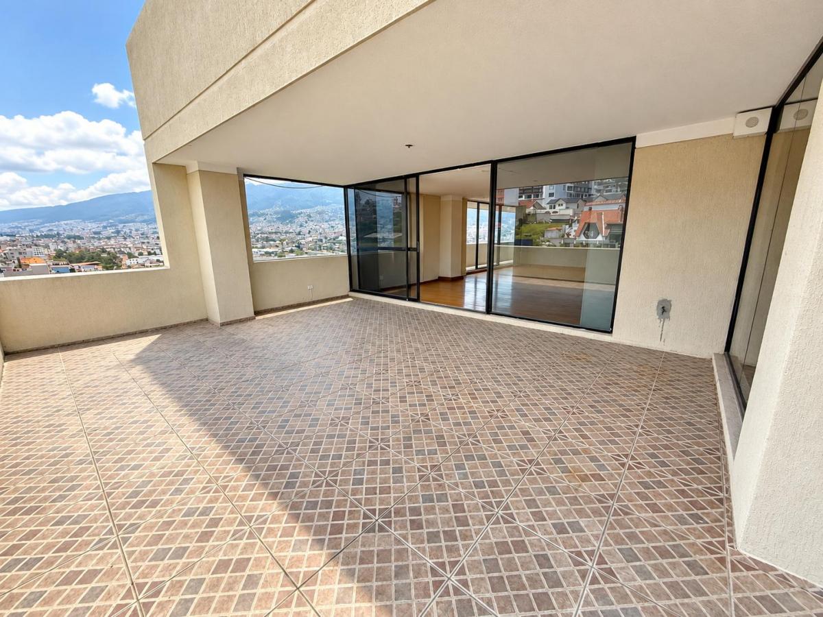 Ponceano - Penthouse Para Flipping Inmobiliario. Remodelar y Revaloriza. Más de 740 m² Total. Provincia de Pichincha — imagen 10