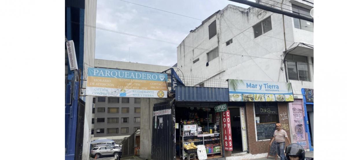 Vendo Excelente Propiedad (Terreno) en La Av 10 de Agosto y Mariana de Jesús — imagen 8