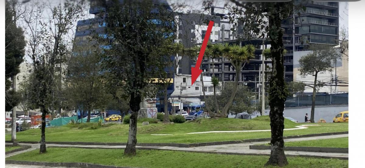 Vendo Excelente Propiedad (Terreno) en La Av 10 de Agosto y Mariana de Jesús — imagen 6
