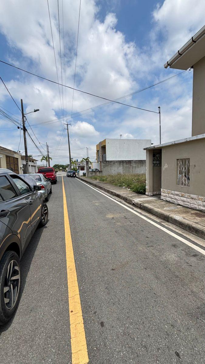 Vendo Terreno en La Urbanización La Delicia Samborondon, Guayas — imagen 3
