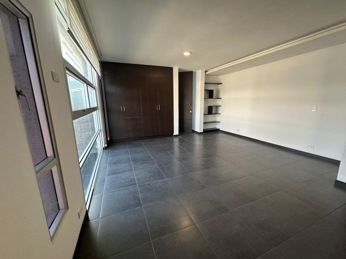 Venta Departamento Dúplex, 256 m Área Total, Cumbayá — imagen 5