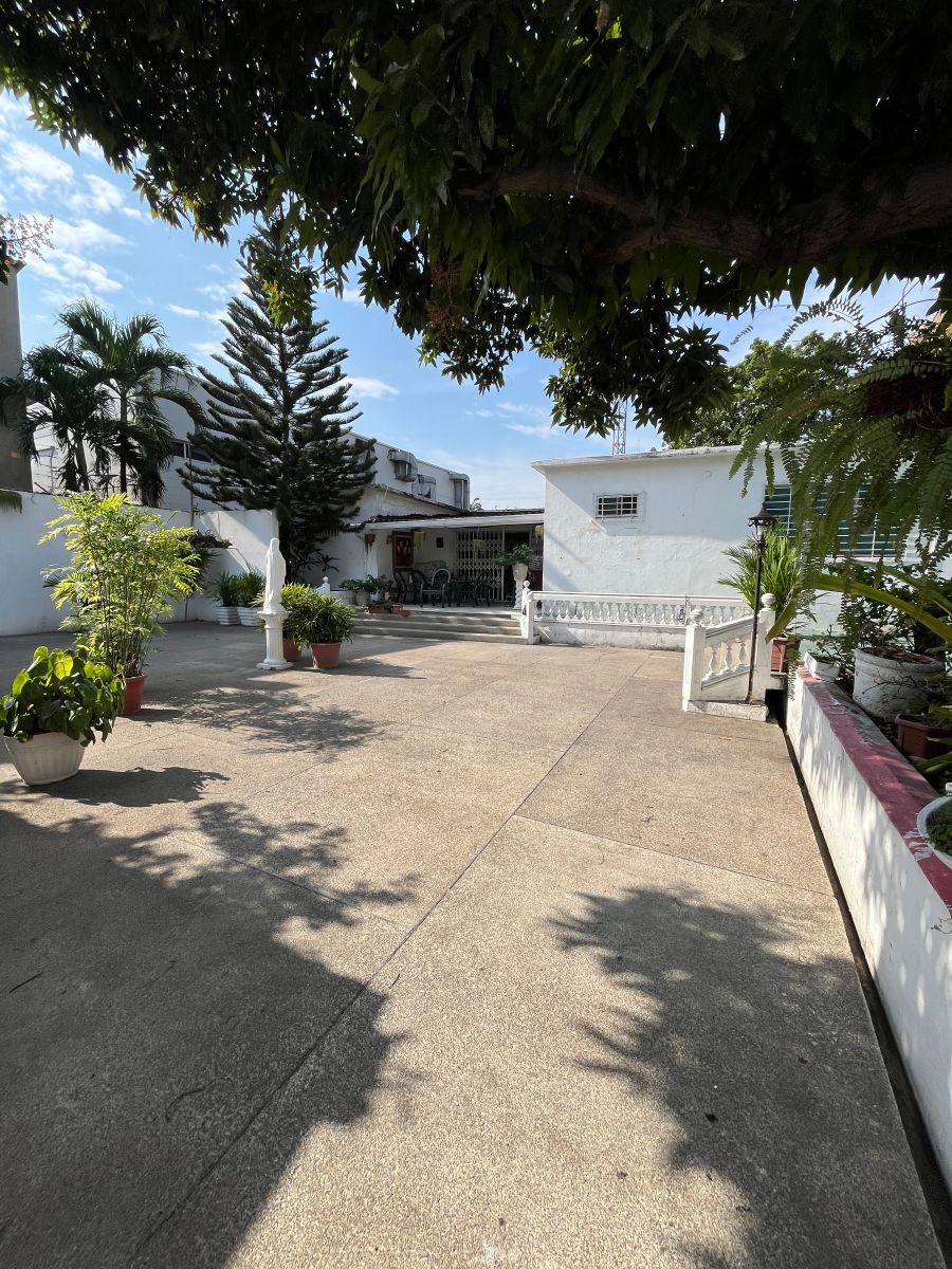 Calle Cedros y Todos Los Santos Para Comercio o Vivienda. Guayas — imagen 9