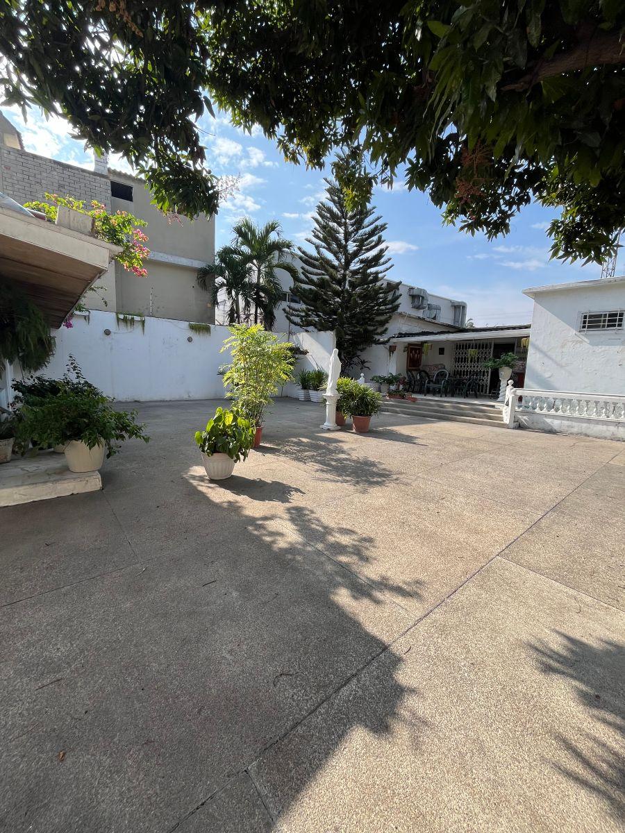 Calle Cedros y Todos Los Santos Para Comercio o Vivienda. Guayas — imagen 8