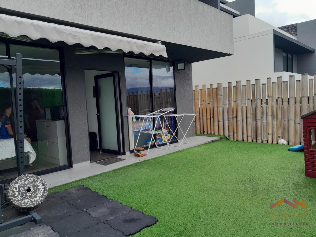 Casa en Venta Dentro de Conjunto en Conocoto en San Miguel de Conocoto. Provincia de Pichincha — imagen 3