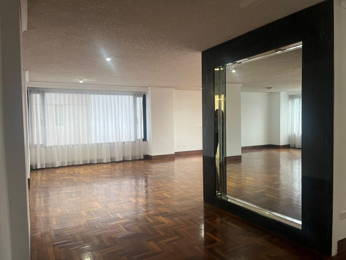 Departamento en González Suárez — imagen 7