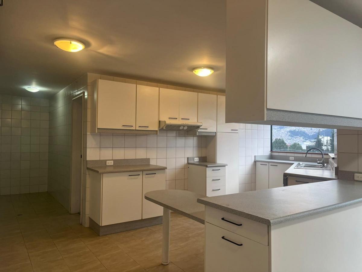 Departamento en González Suárez — imagen 5