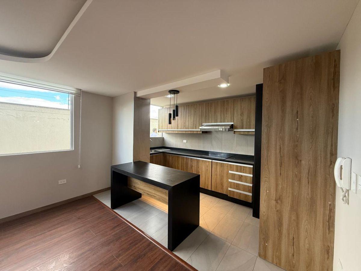 Departamento en Venta con 3 Dorm. en El Sector El Inca Quito Ecuador — imagen 9