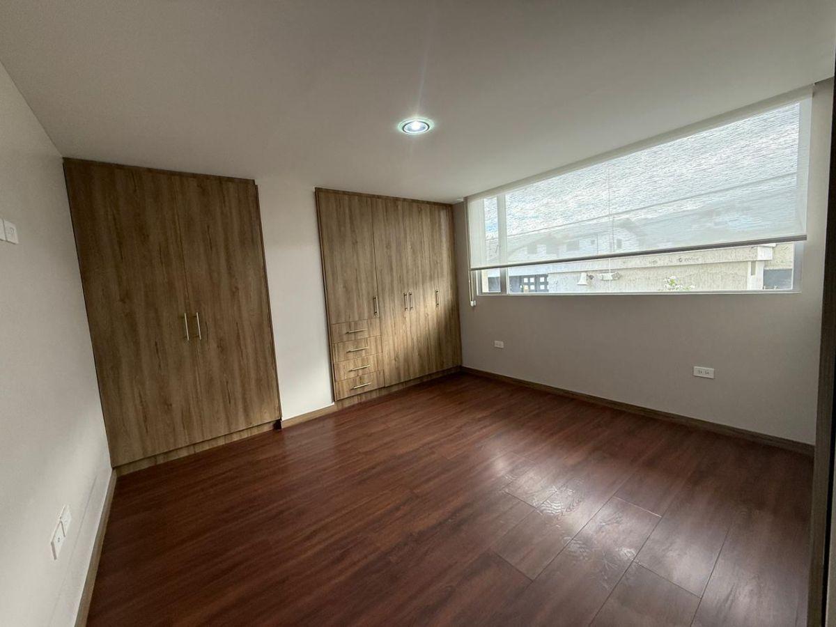 Departamento en Venta con 3 Dorm. en El Sector El Inca Quito Ecuador — imagen 3