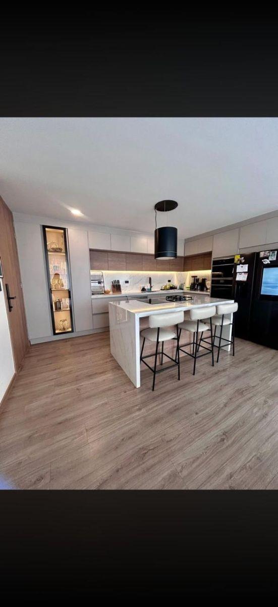 Departamento Penthouse de 149 m² con 3 Dorm. en Venta en Puertas del Sol, Azuay — imagen 10