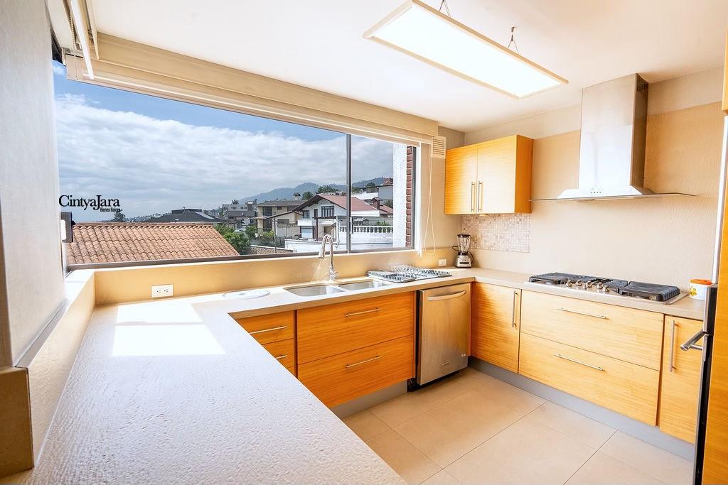 Departamento en Urbanizacion, Cumbayá, Venta, Espacioso 300 m² Internos — imagen 8