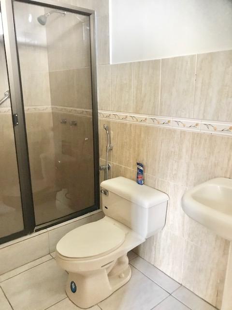 Para Inversionistas en Puerto Azul Casa con 2 Departamentos Independientes Alquilados, Guayas — imagen 4