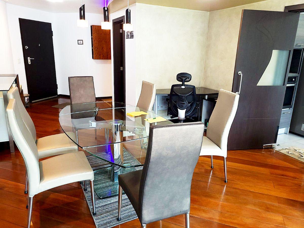 Frente Al Parque La Carolina Departamento en Venta 3 Dorm. 2 Garages y Bodega — imagen 3