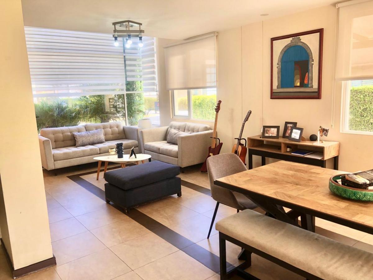 Hermosa Casa de Venta en Conjunto Privado Cumbaya — imagen 10
