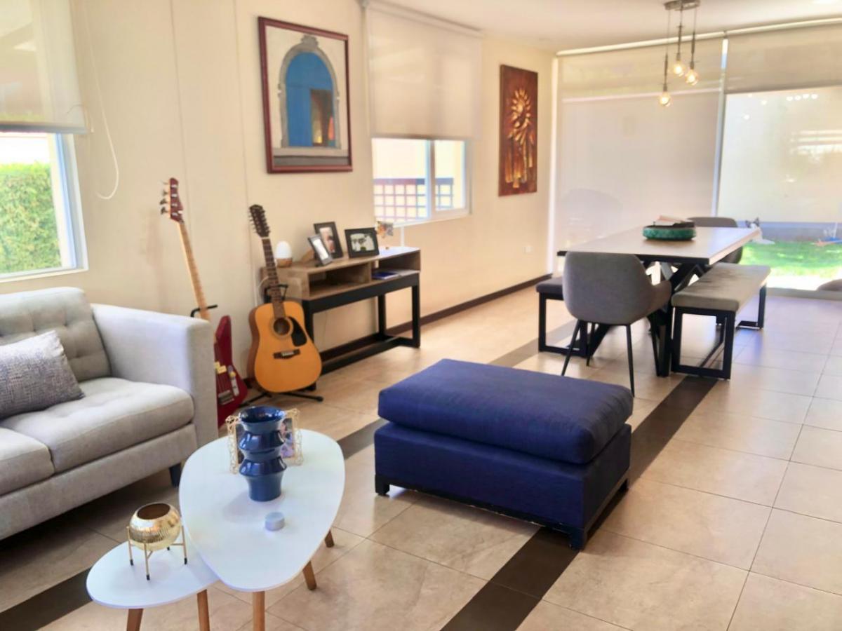 Hermosa Casa de Venta en Conjunto Privado Cumbaya — imagen 8