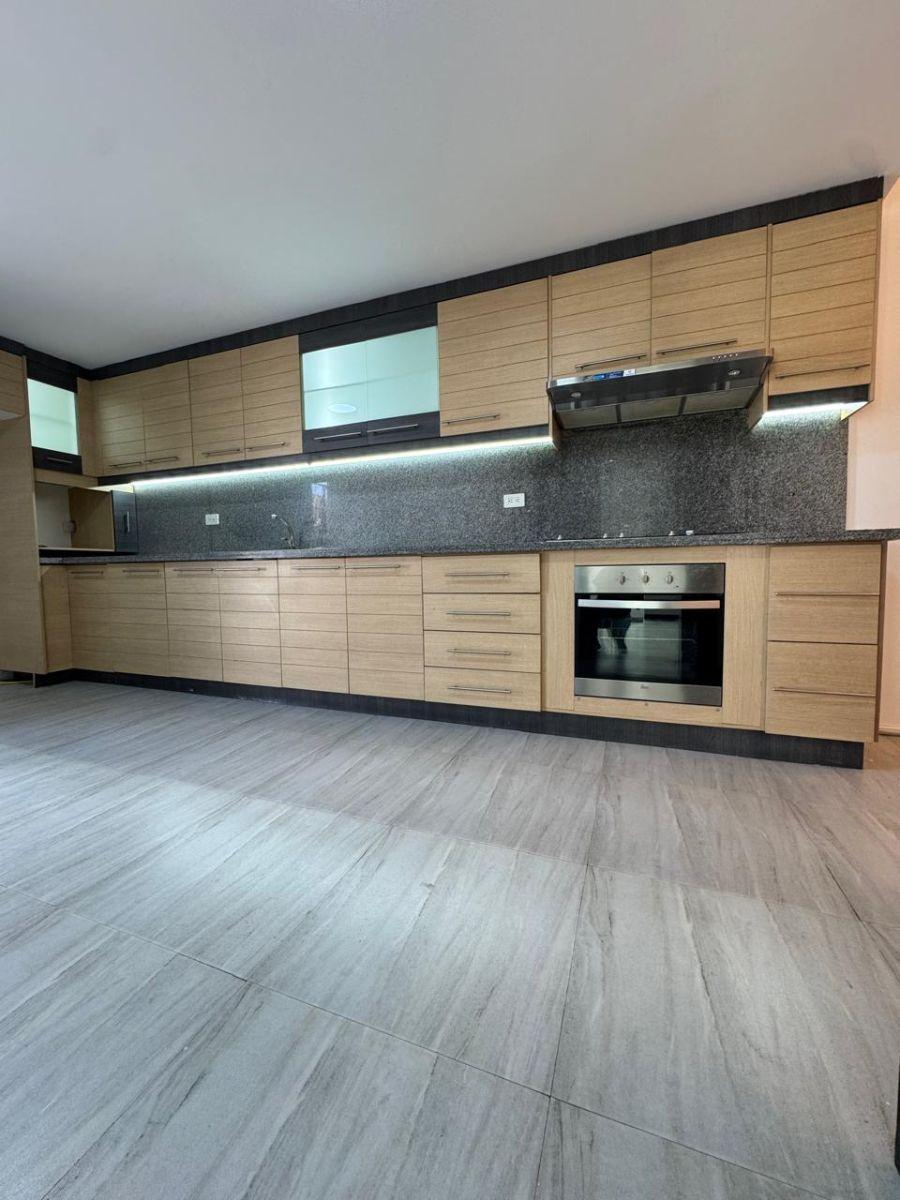 Casa en Venta en Conjunto, 3 Master y Terraza en Urb La Quinta, Ibarra, Cerca de Plaza Shopping, Imbabura — imagen 5