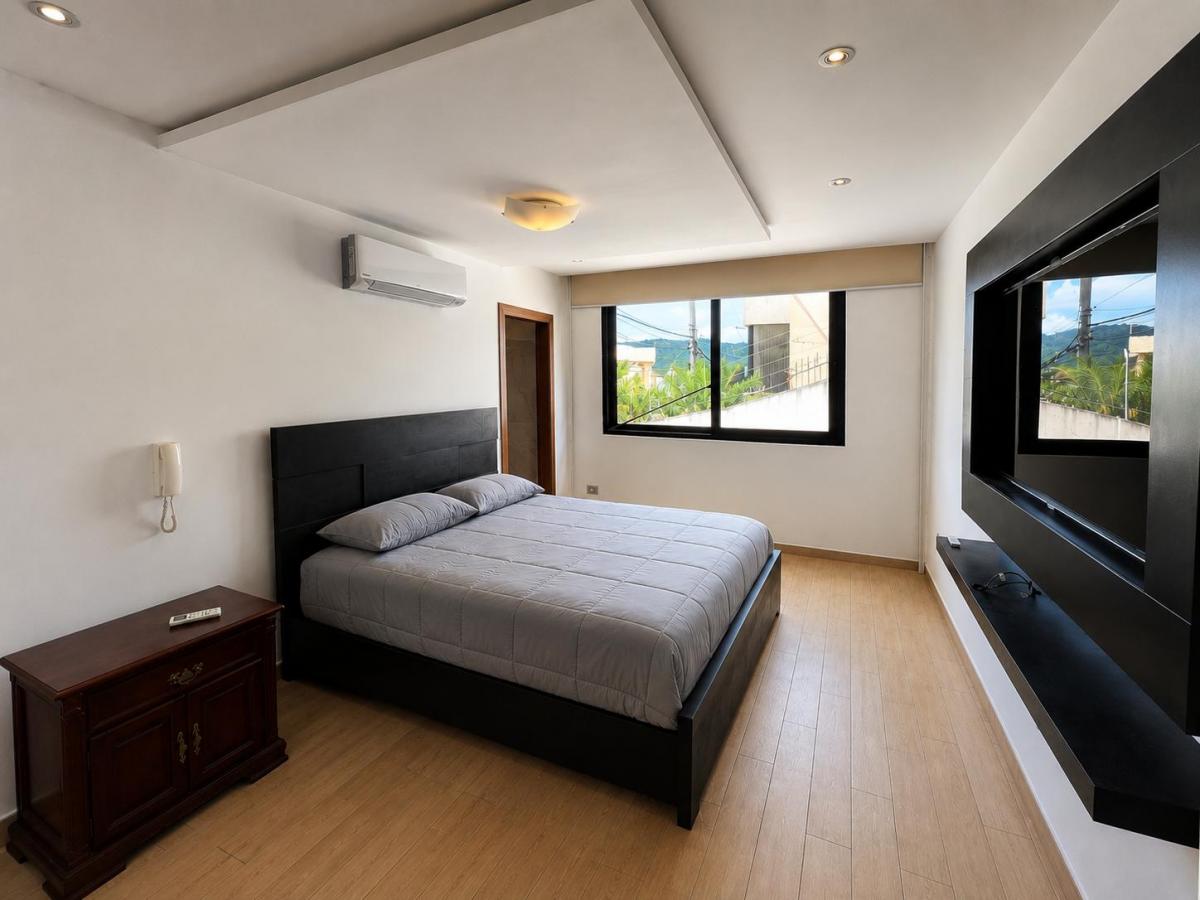 Departamento en Venta | Portón de Las Lomas – Lomas de Urdesa! Mons Garcia, Guayas — imagen 7