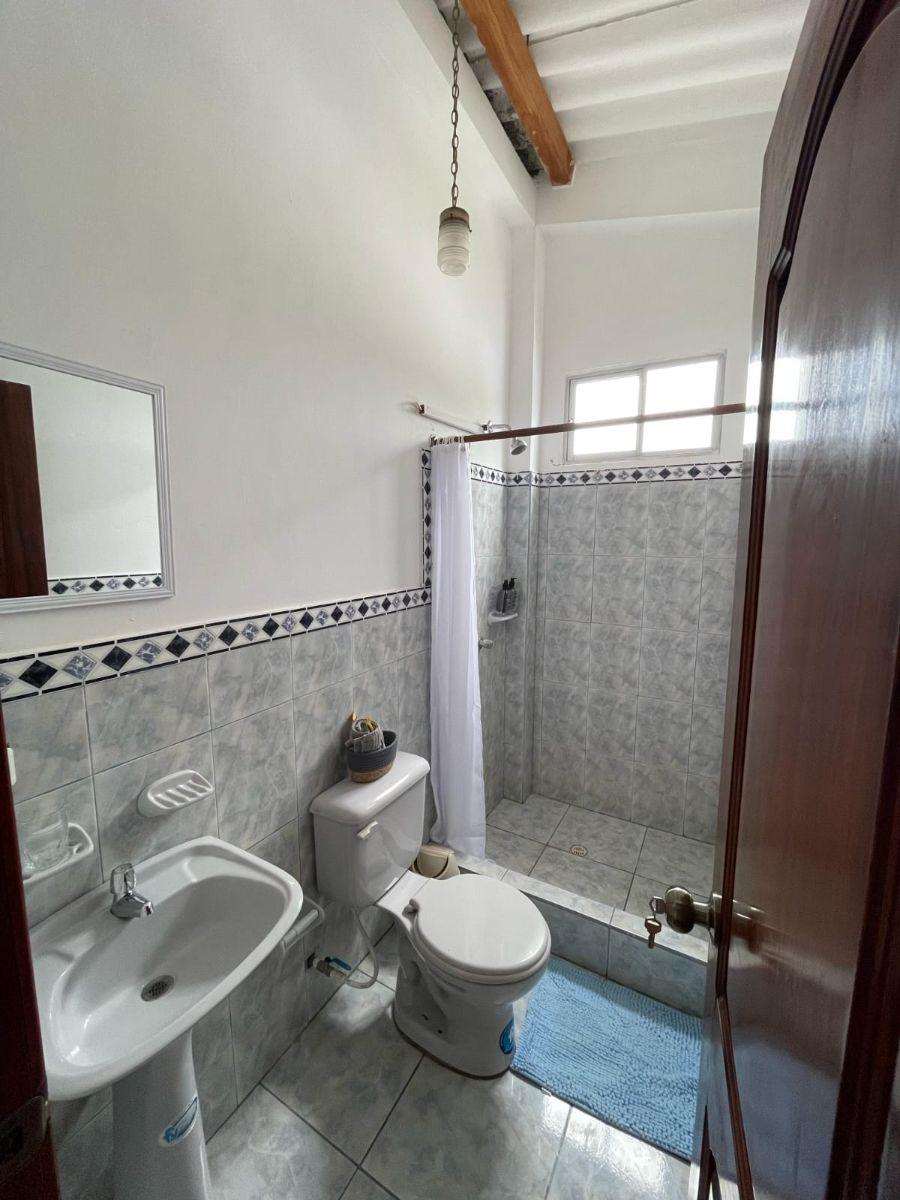 Hermosa Casa de 1080 m² con 4 Habitaciones en Venta Frente Al Mar, Manabí — imagen 3