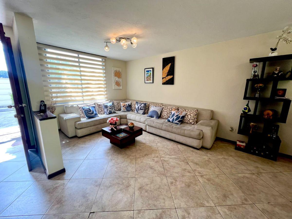 Casa en Venta, Valle de Los Chillos, 4 Dorm. — imagen 9