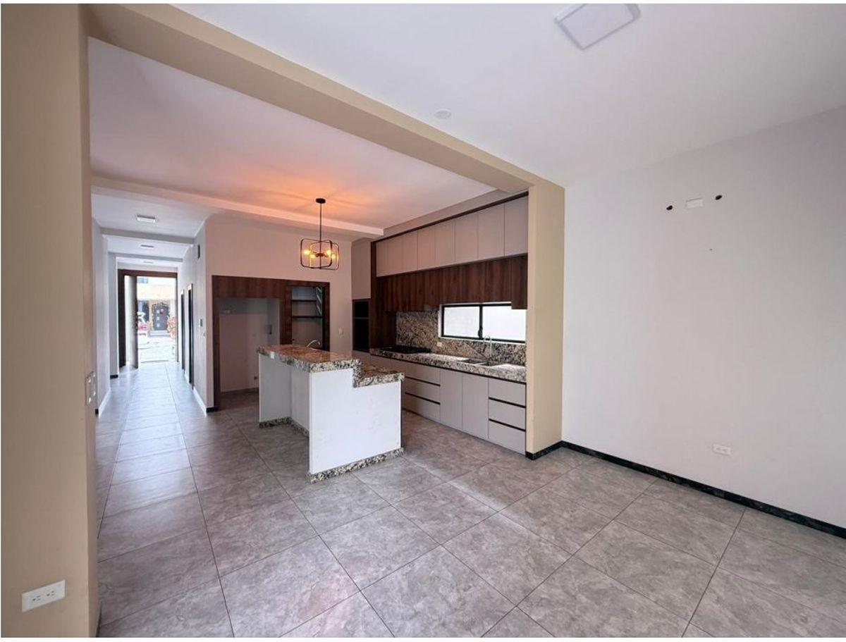 Venta de Casa en La Urb El Condado de Vicolinci - Via Aurora, Guayas — imagen 8