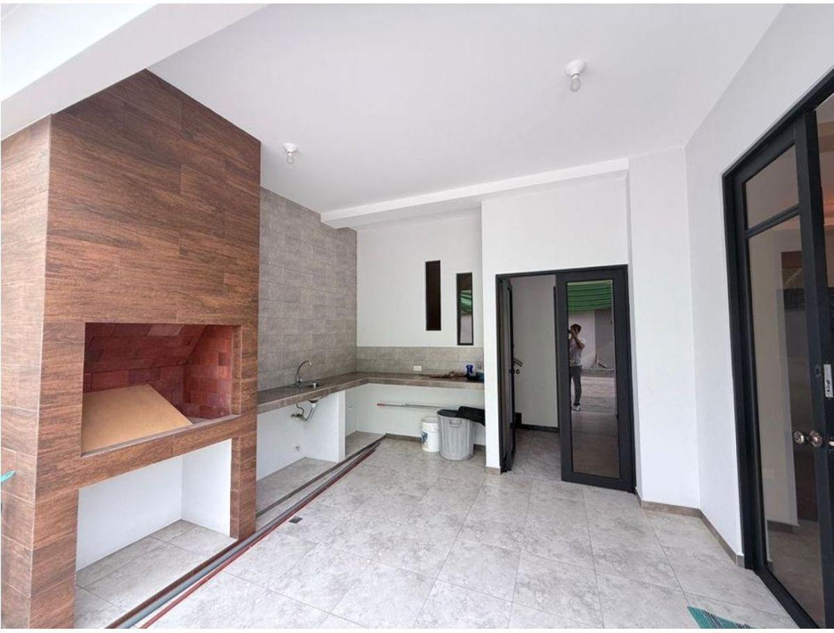 Venta de Casa en La Urb El Condado de Vicolinci - Via Aurora, Guayas — imagen 7