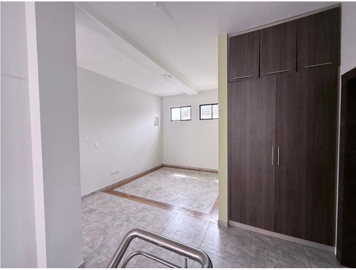 Venta de Casa en La Urb El Condado de Vicolinci - Via Aurora, Guayas — imagen 5