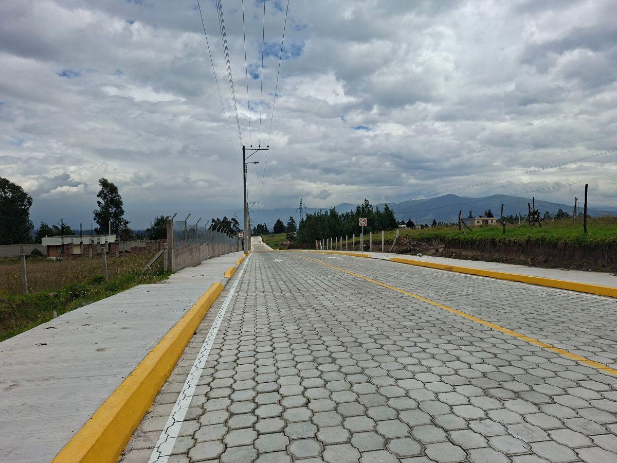 Terreno 1000 m² Pifo El Inga Alto Servicios y Clima de Quinta - $40000 — imagen 3