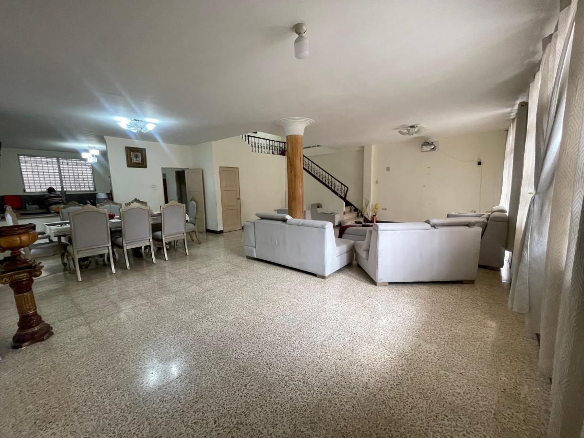Vendo Amplia Casa de 2 Plantas. 5 Dorm. Alborada 6ta. Etapa. en 2 Solares, Junto a un Parque, Guayas — imagen 9