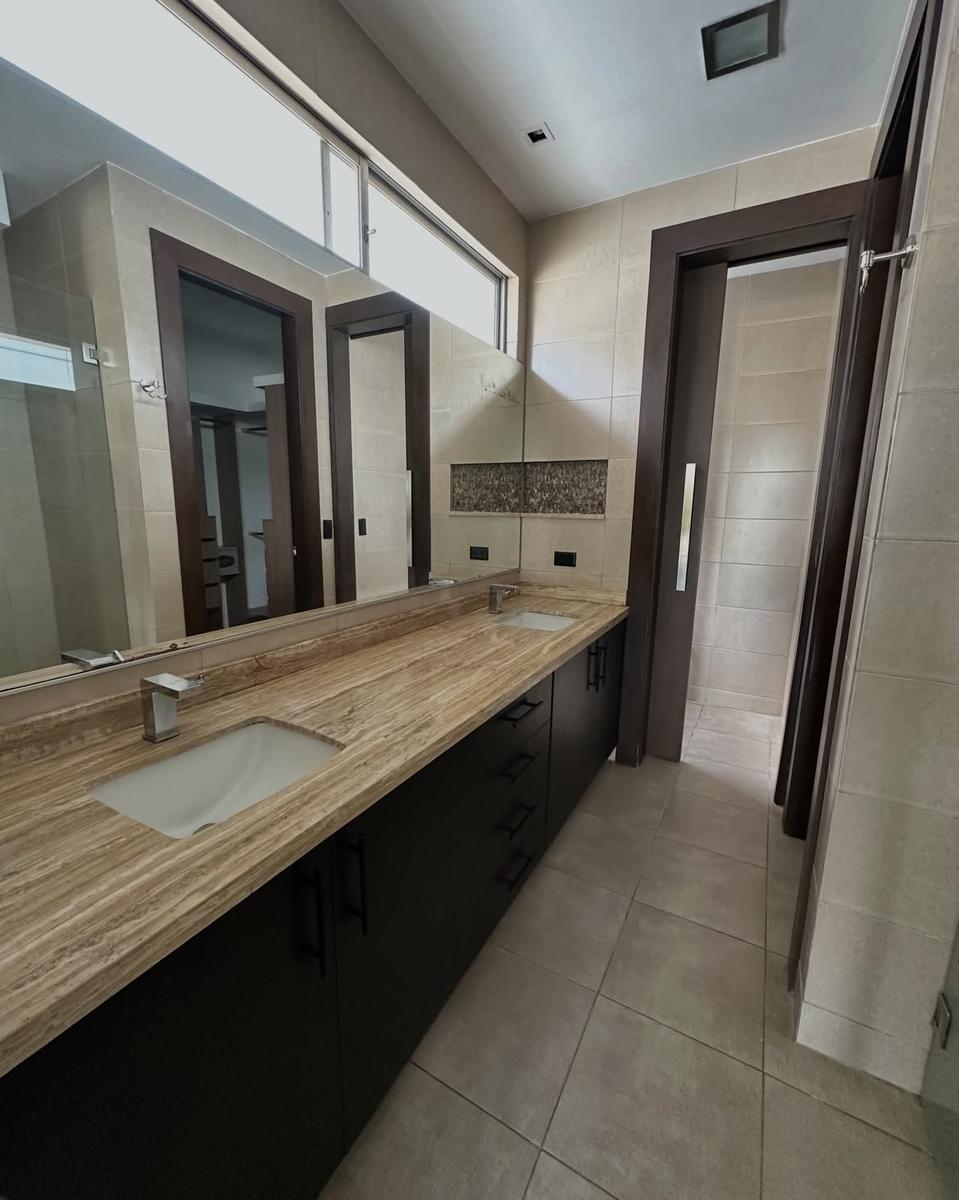 Casa en Venta Moderna Urb Vista Al Parque, Guayas — imagen 3