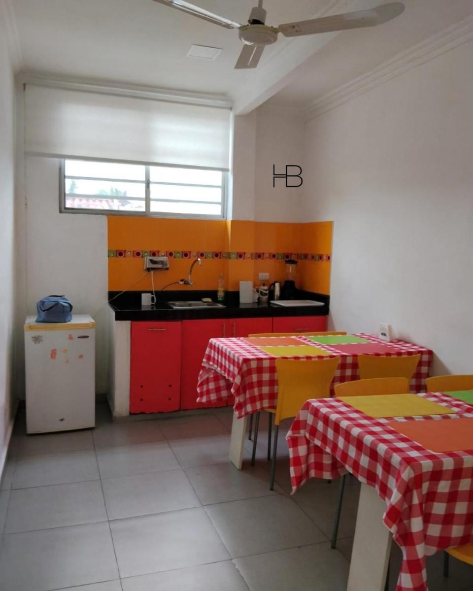 Se Vende Propiedad Comercial de 2 Plantas Remodelada en Urdesa Central, Guayas — imagen 8