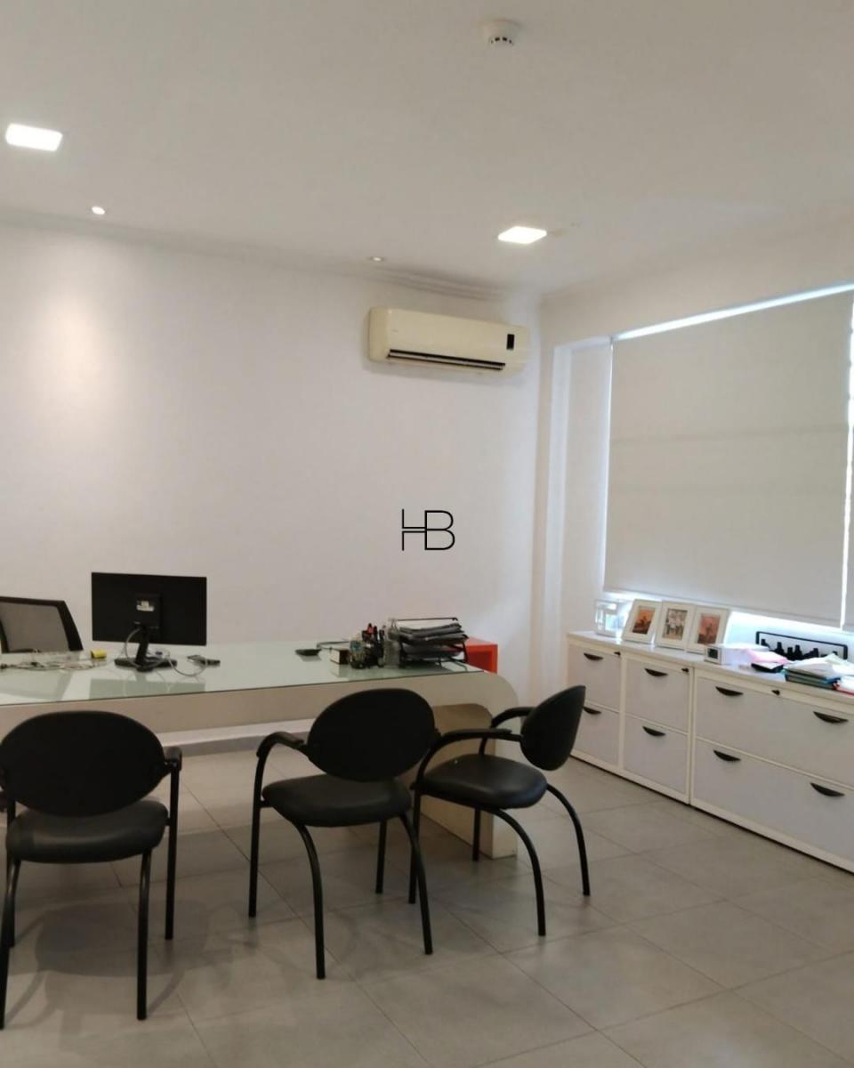 Se Vende Propiedad Comercial de 2 Plantas Remodelada en Urdesa Central, Guayas — imagen 7