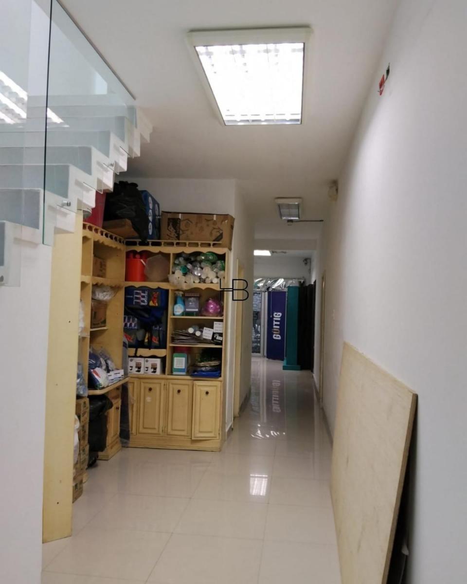 Se Vende Propiedad Comercial de 2 Plantas Remodelada en Urdesa Central, Guayas — imagen 6