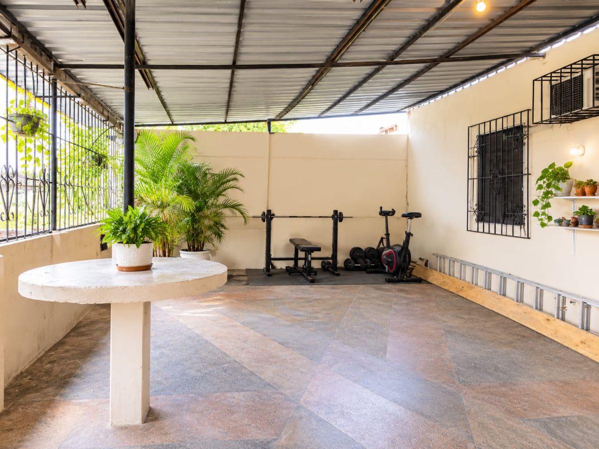 Casa Rentera con 3 Departamentos Cercana Al Amarilys Fuentes, Guayas — imagen 6