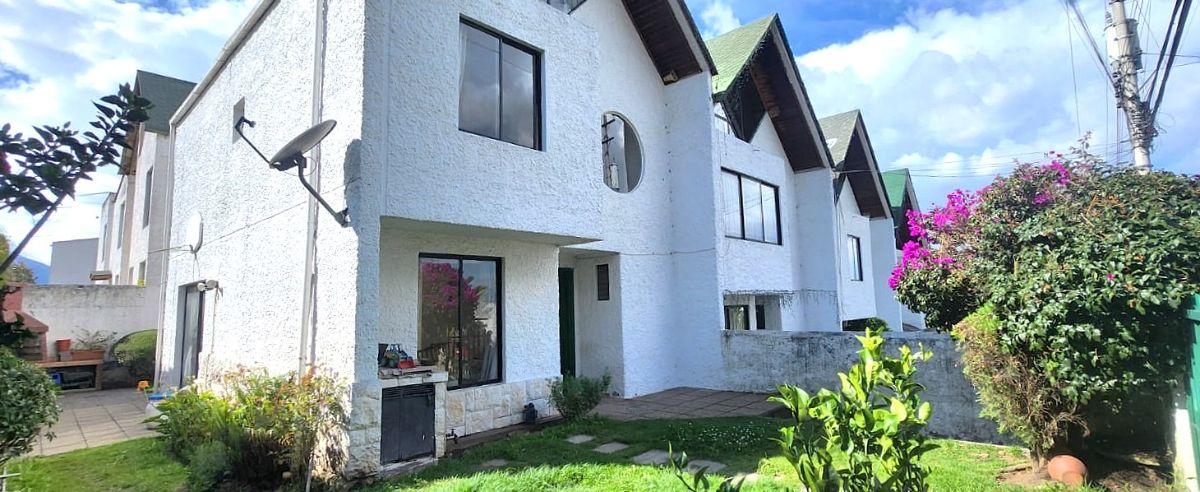 En Venta Casa Esquinera | 224 m² | Ático Multifuncional | Bbq | Carcelén — imagen 10