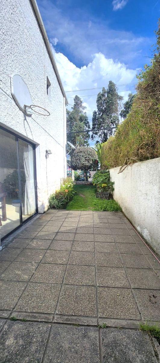 En Venta Casa Esquinera | 224 m² | Ático Multifuncional | Bbq | Carcelén — imagen 6