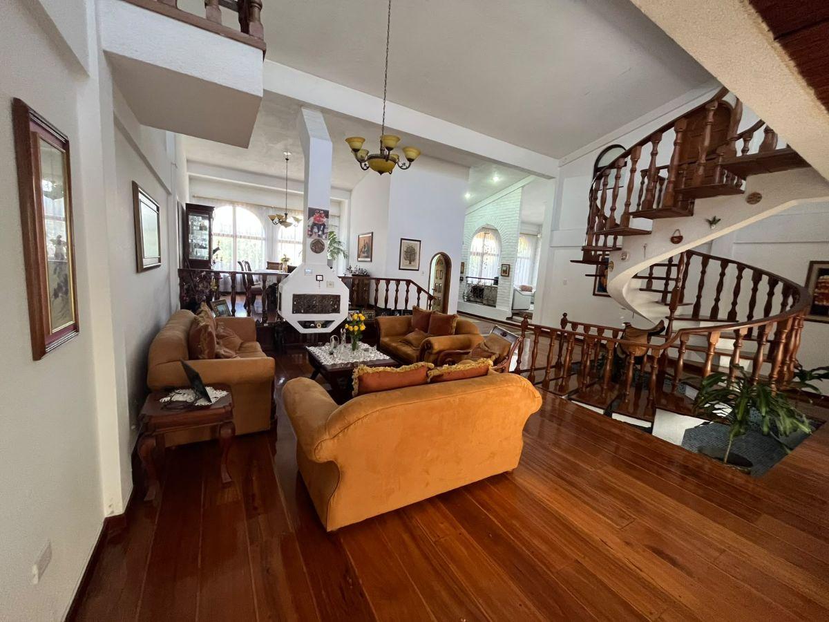 Casa de 700 m² con 5 Dorm. en Venta en El Triángulo — imagen 6