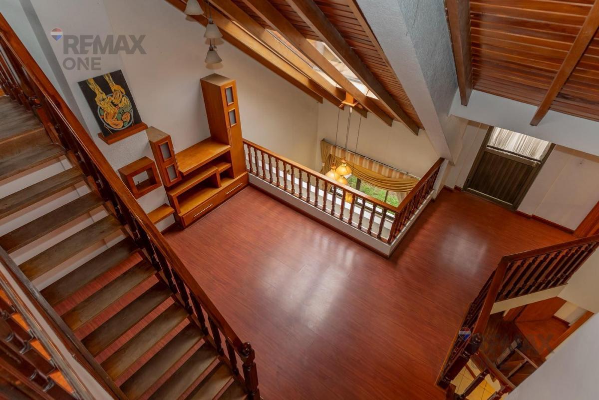 En Venta Amplia Casa Sector Cdla de Los Ingenieros, Azuay — imagen 3