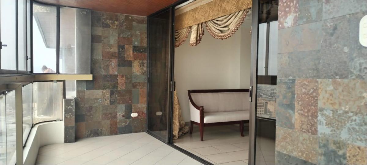 En Venta Departamento, Centro de Guayaquil - Ecuador - C. Garcia, Guayas — imagen 7