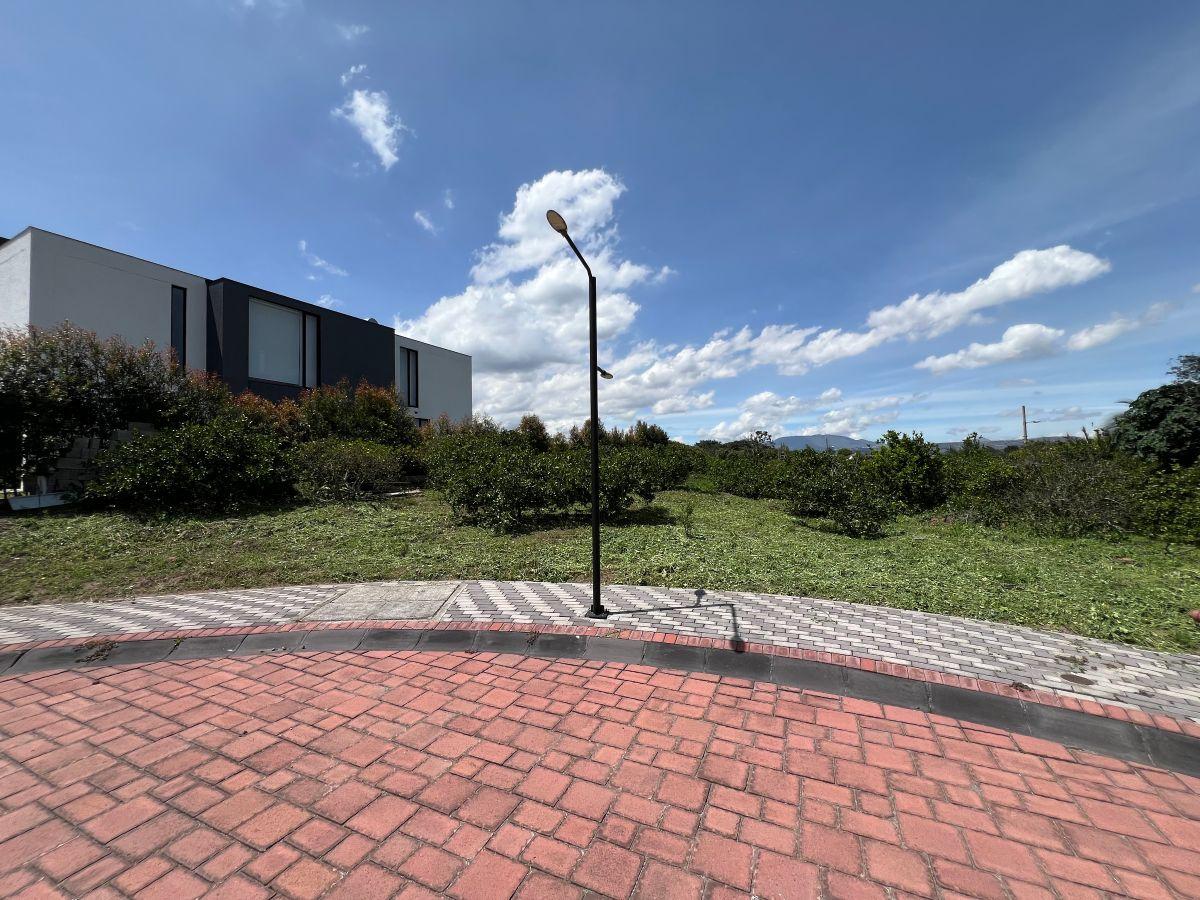En Venta Lote de Terreno de 2000 m² en Urbanizacion Privada - Puembo — imagen 10