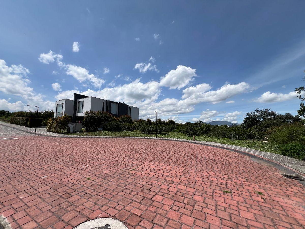 En Venta Lote de Terreno de 2000 m² en Urbanizacion Privada - Puembo — imagen 9