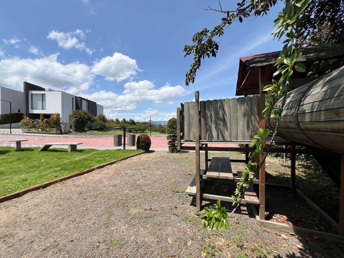 En Venta Lote de Terreno de 2000 m² en Urbanizacion Privada - Puembo — imagen 8