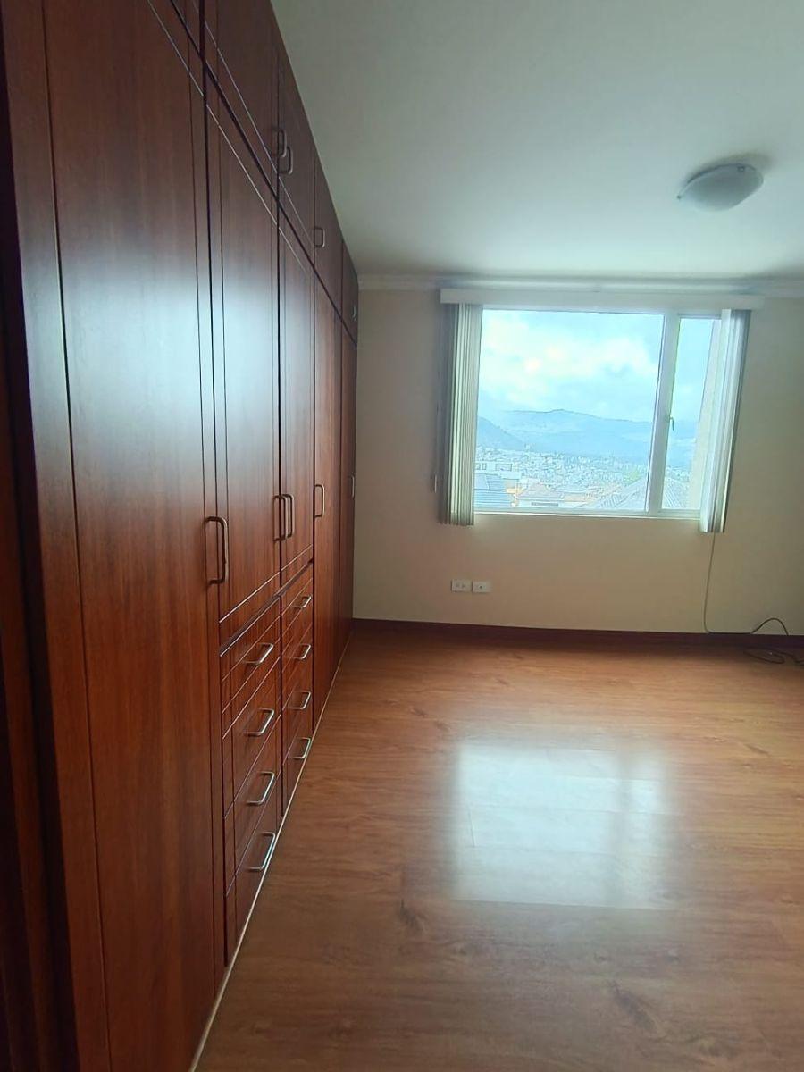 De Venta Departamento de Tres Dorm. en La Urbanizacion El Condado — imagen 10